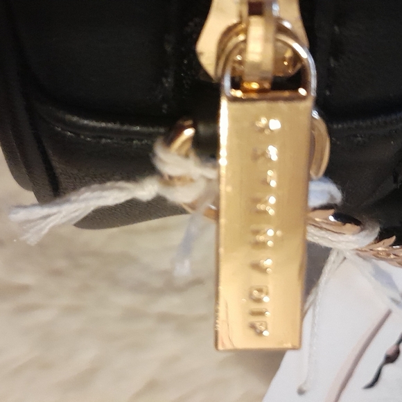 Skinnydip Hogwarts Express Crossbody Bag - Black and Gold - Picture 6 of 8